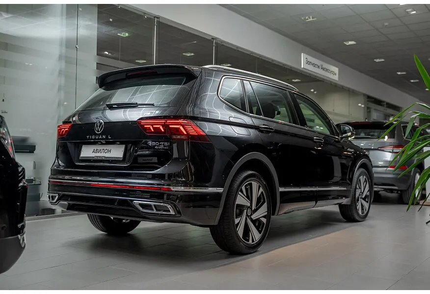 АВИЛОН - Volkswagen Tiguan 2.0 TSI 7DSG 4Motion (220 л.с.) R-Line Premium Черный - slide 1