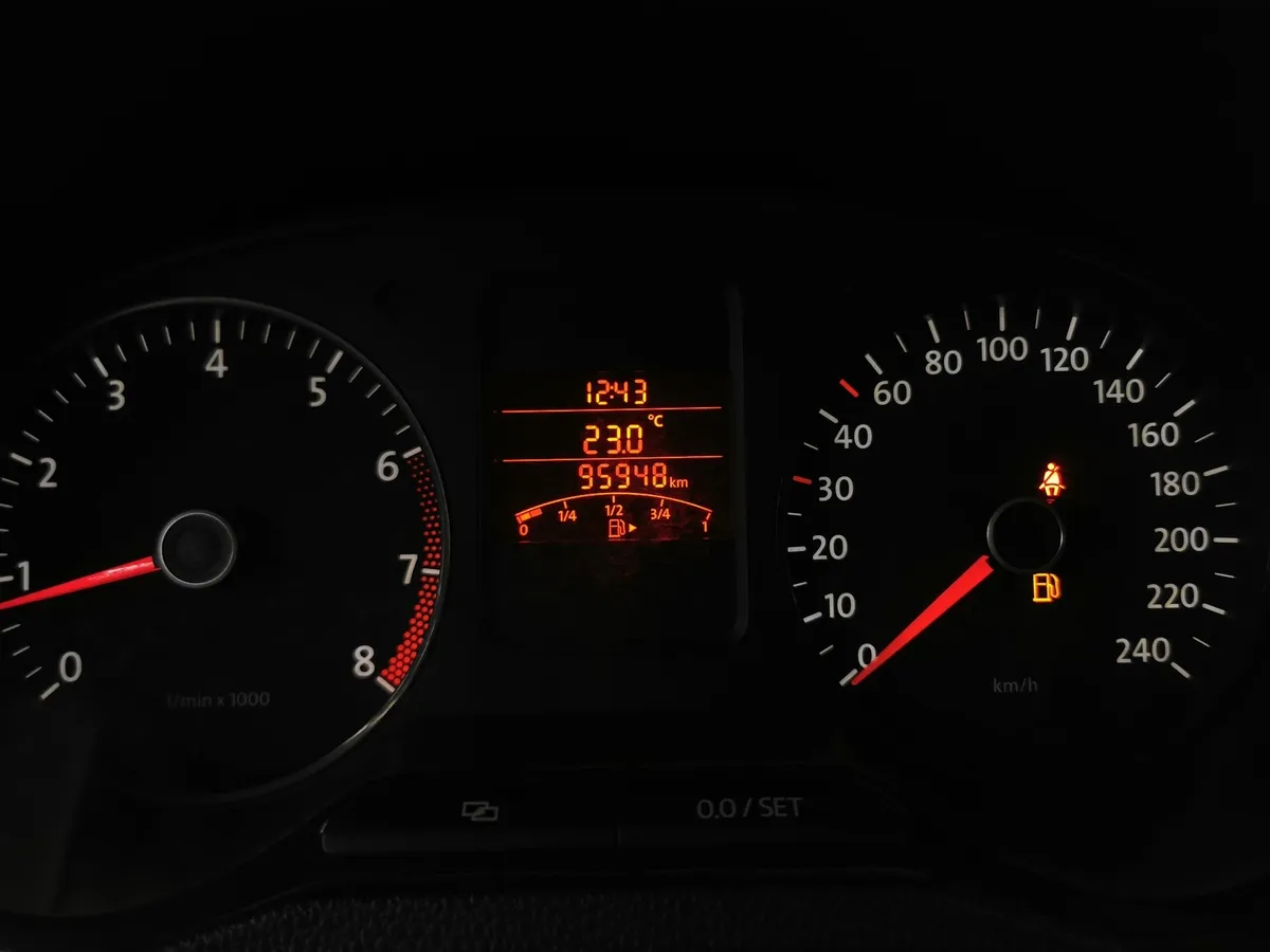 Volkswagen Polo 1.6 MT (105 л.с.) Comfortline Синий в АВИЛОН. Слайд №15