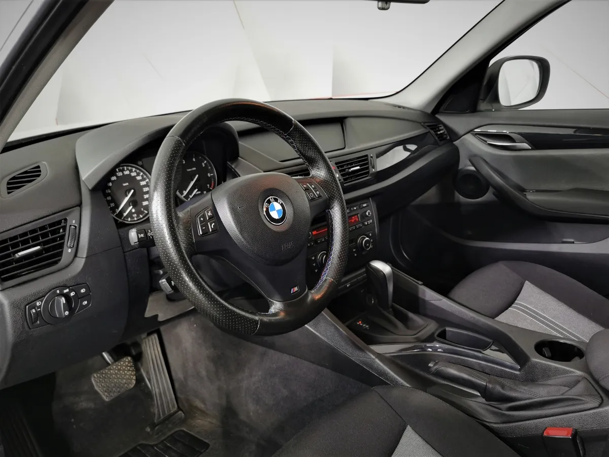 BMW X1 sDrive18i AT (150 л.с.) Белый в АВИЛОН. Слайд №12