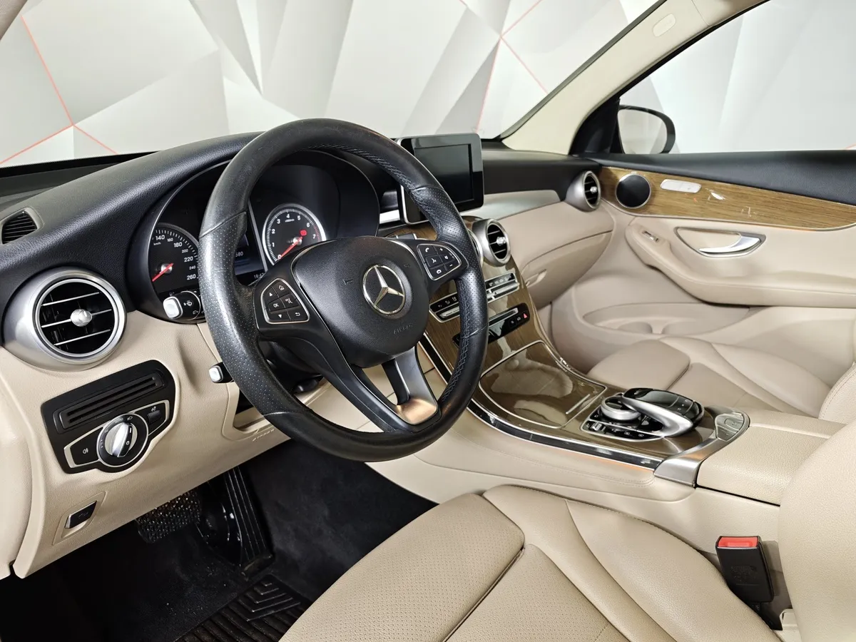 Mercedes-Benz GLC 300 9G-TRONIC 4MATIC (245 л.с.) Коричневый в АВИЛОН. Слайд №18