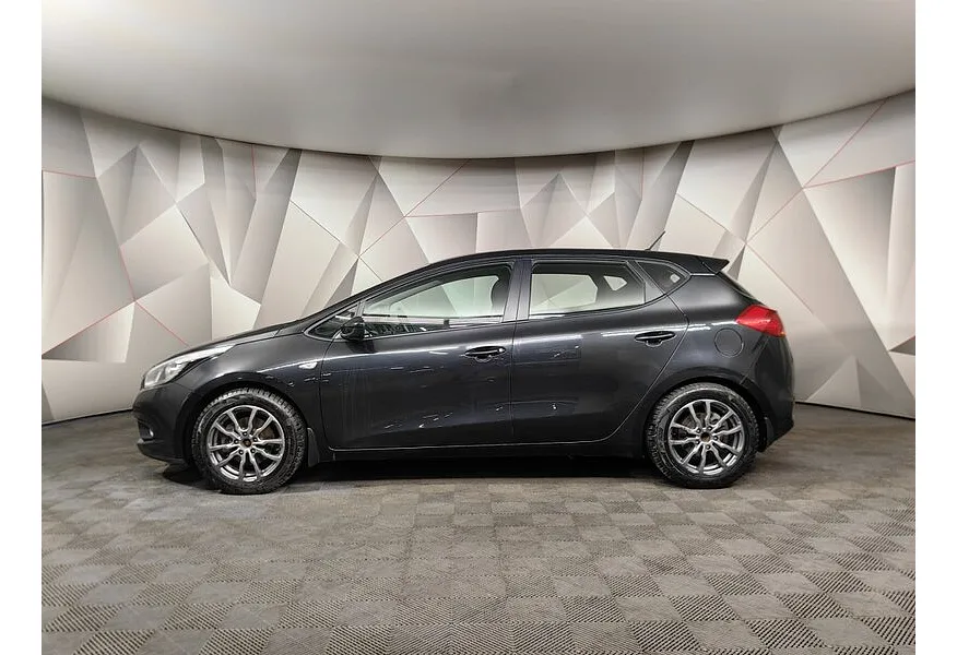 Kia Ceed 1.6 MT (130 л.с.) Comfort Черный в АВИЛОН. Слайд №5