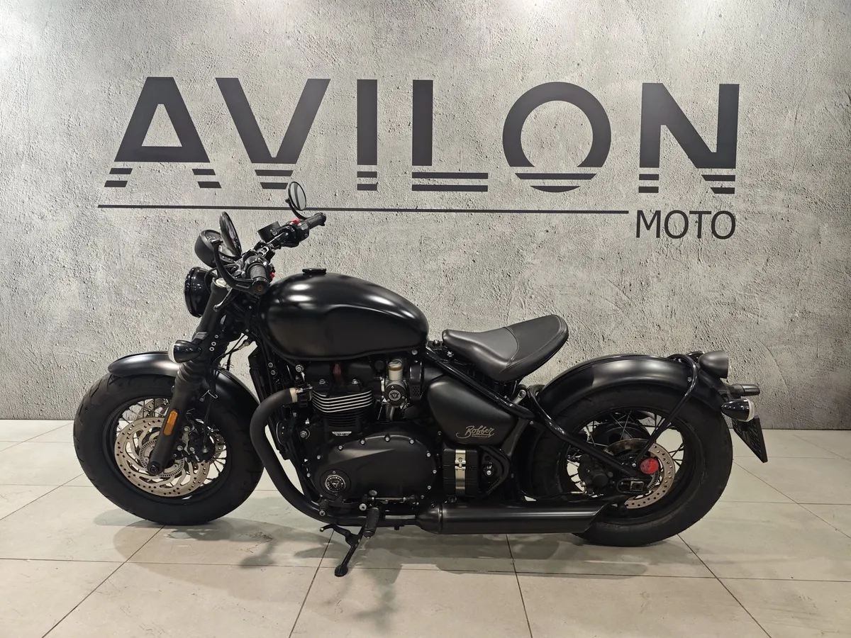 Triumph Bonneville Bobber 1 200 см³ (78 л.с.) (78) 1200 Черный в АВИЛОН. Слайд №2