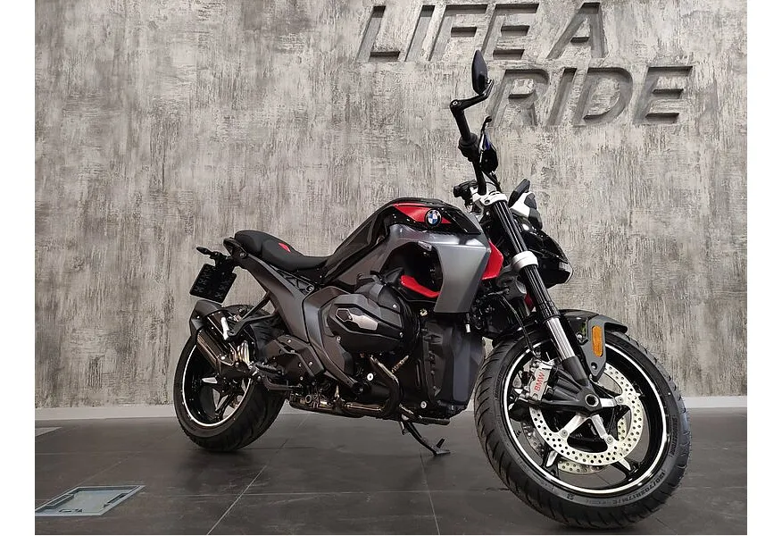 BMW Motorrad R 1300 R R 1300 R 1300 см³ (145 л.с.) (145) 1300 Черный в АВИЛОН. Слайд №2