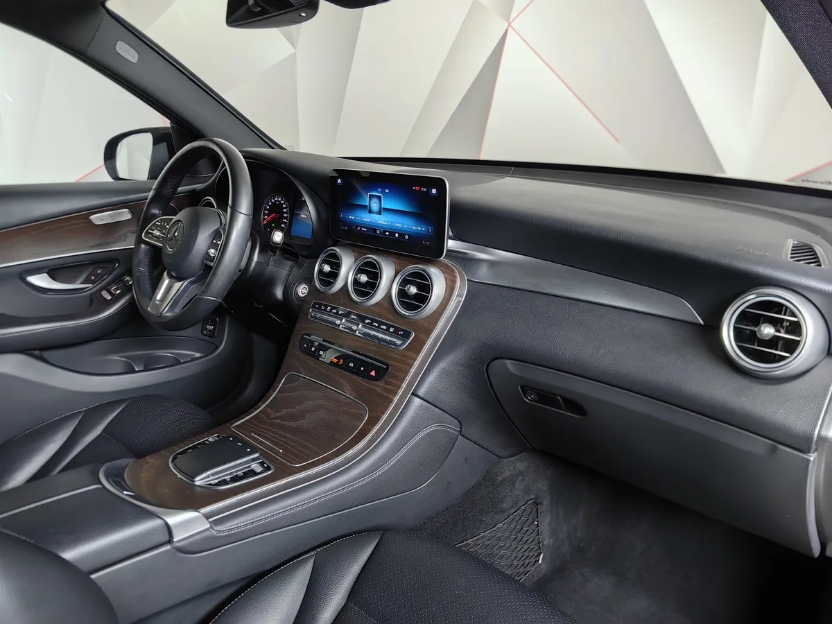Mercedes-Benz GLC 220 d 9G-TRONIC 4MATIC (194 л.с.) Premium Черный в АВИЛОН. Слайд №13