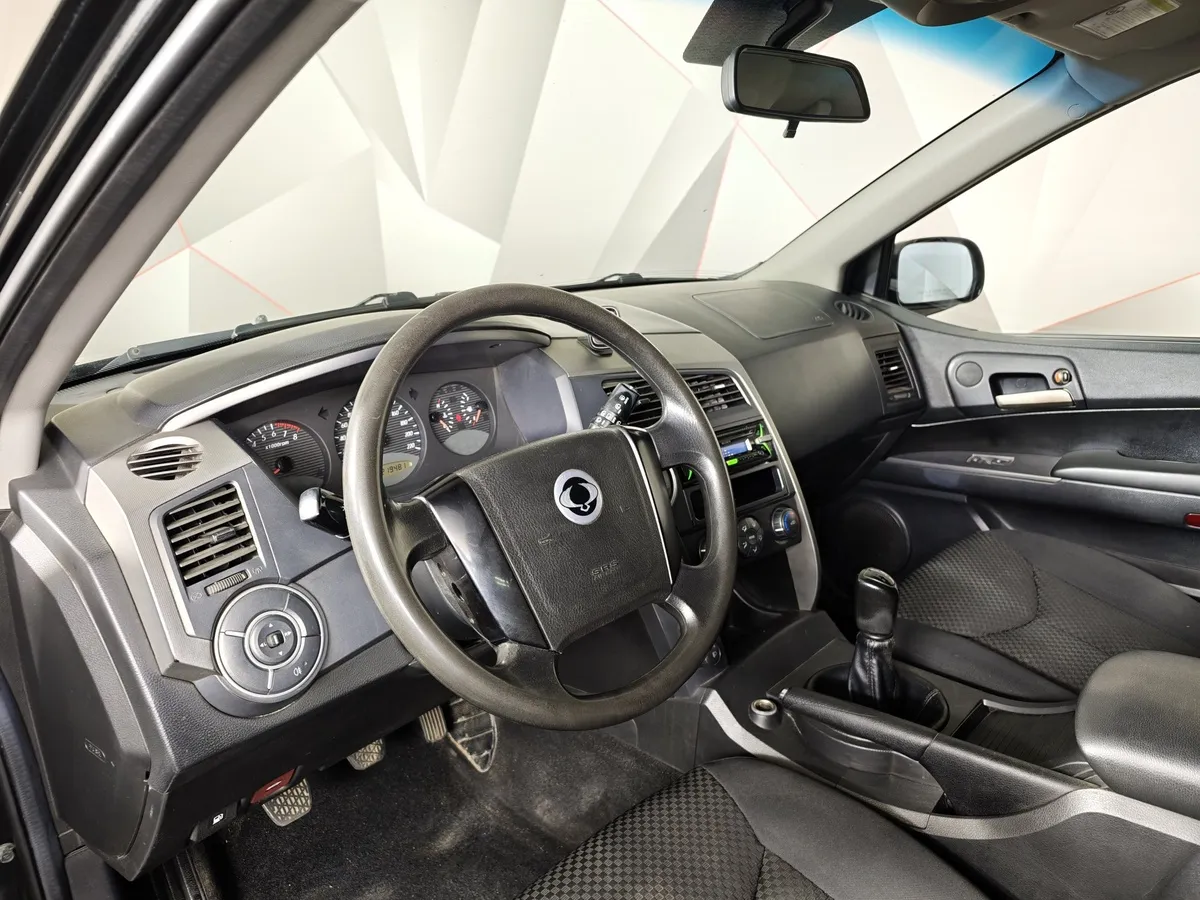 SsangYong Kyron 2.3 MT 4WD (150 л.с.) Черный в АВИЛОН. Слайд №17