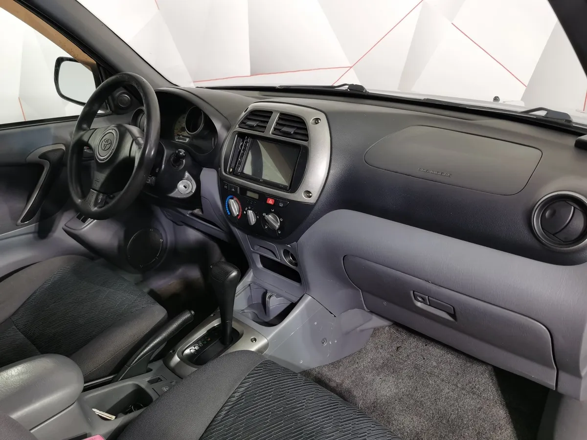 Toyota RAV4 2.0 AT AWD (150 л.с.) Серебристый в АВИЛОН. Слайд №12