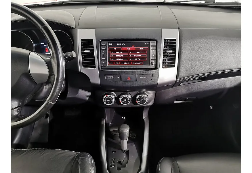 АВИЛОН - Mitsubishi Outlander 2.4 CVT 4WD (170 л.с.) Черный - slide 6