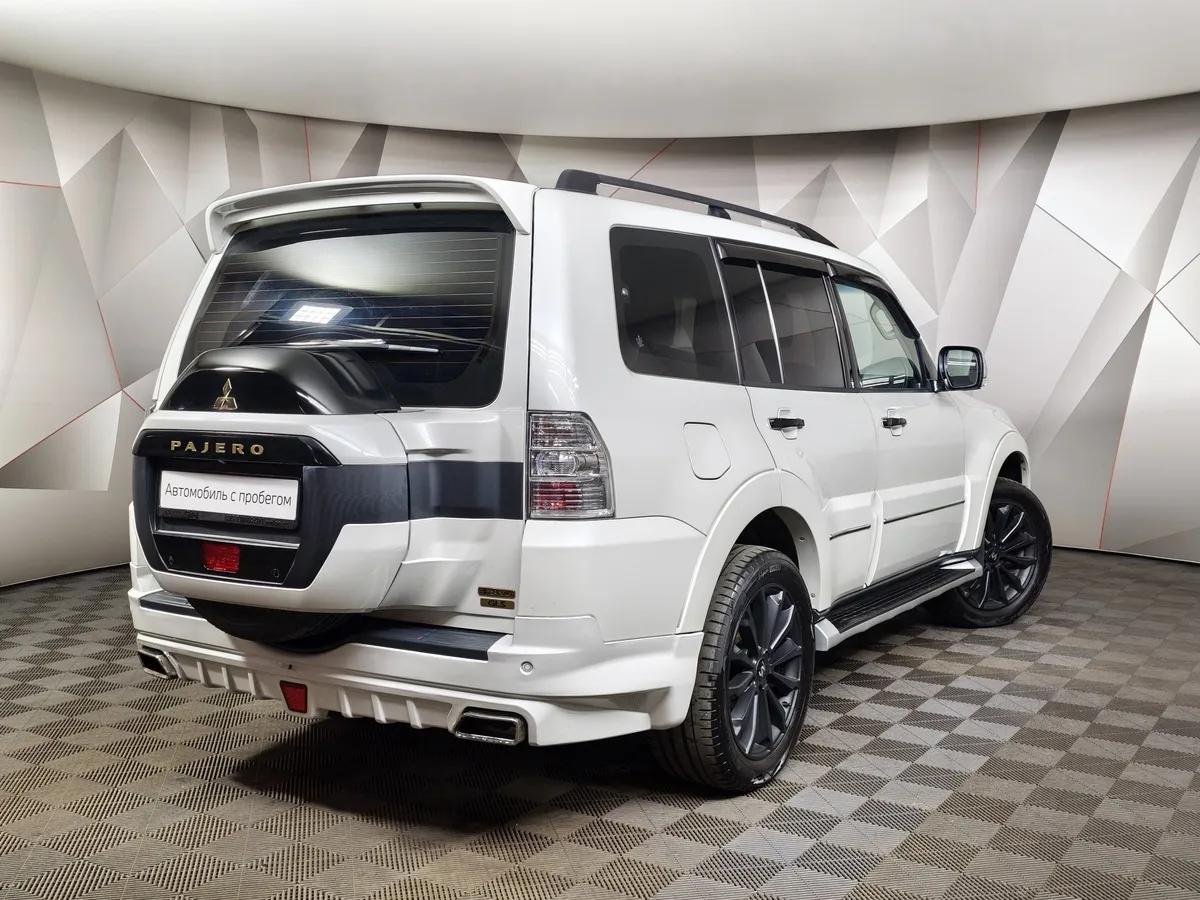 Mitsubishi Pajero 3.8 AT (250 л.с.) Белый в АВИЛОН. Слайд №2