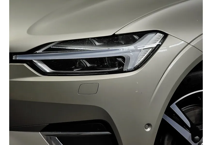 Volvo XC60 2.0 T5 AT AWD (249 л.с.) Inscription Бежевый в АВИЛОН. Слайд №10