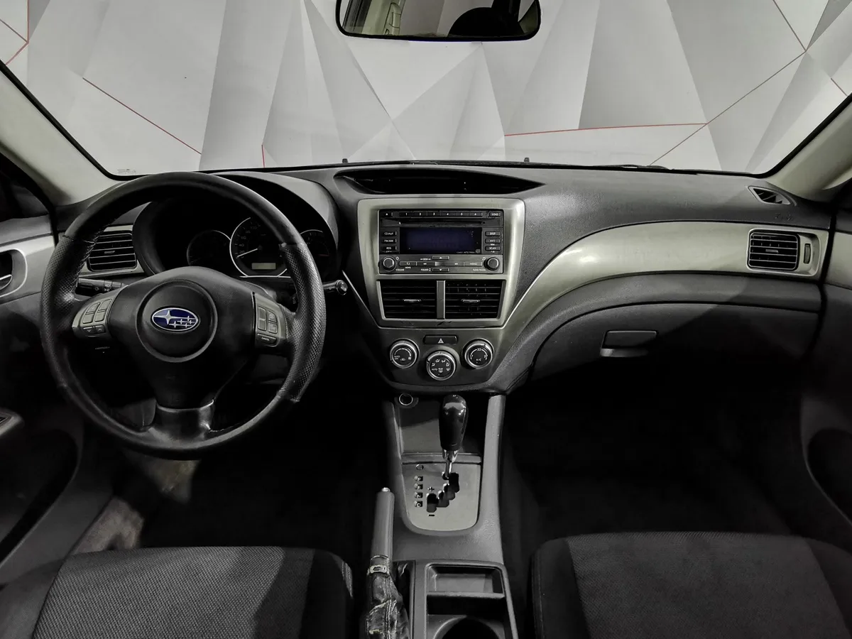 Subaru Impreza 2.0 AT AWD (150 л.с.) Серый в АВИЛОН. Слайд №13