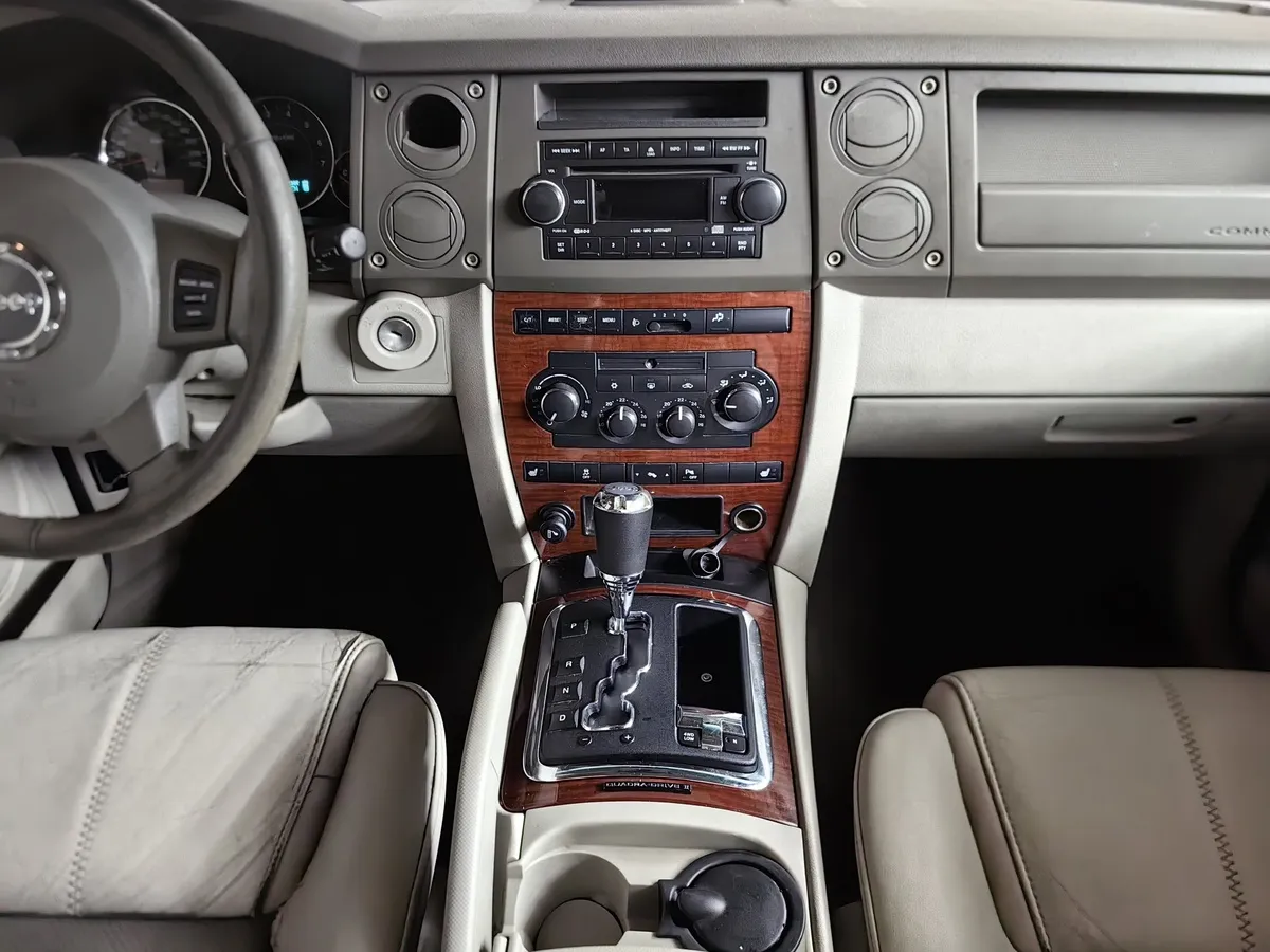 Jeep Commander 3.0 CRD AT AWD (218 л.с.) Черный в АВИЛОН. Слайд №13