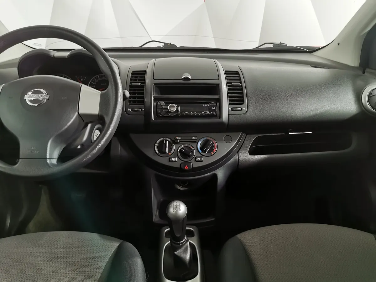 Nissan Note 1.6 MT (110 л.с.) Comfort Серебристый в АВИЛОН. Слайд №15