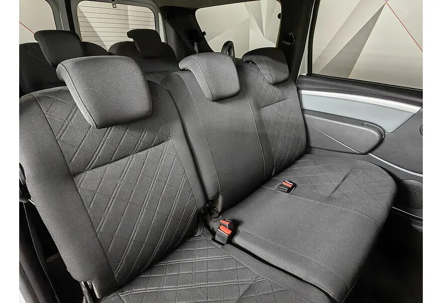 ВАЗ (Lada) Largus 1.6 MT 16 кл (5 мест) (106 л.с.) KS045-52-X00 Luxe Белый в АВИЛОН. Слайд №16