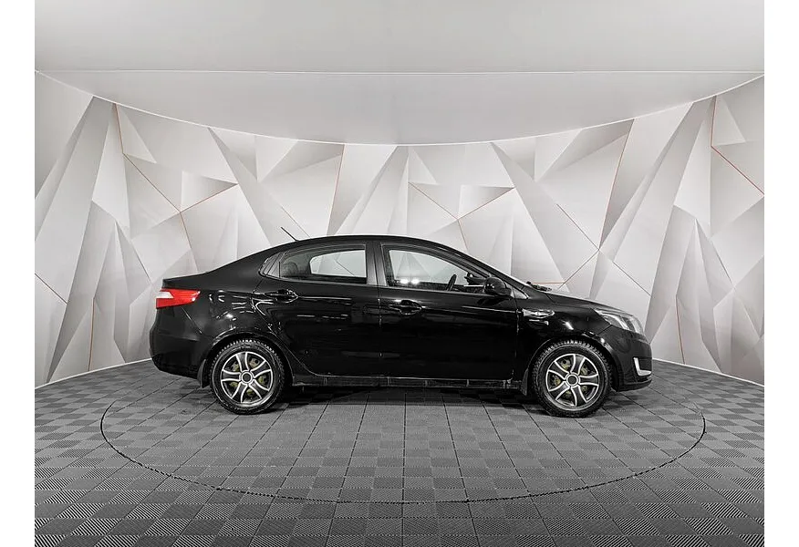Kia Rio 1.6 MT (123 л.с.) Черный в АВИЛОН. Слайд №6