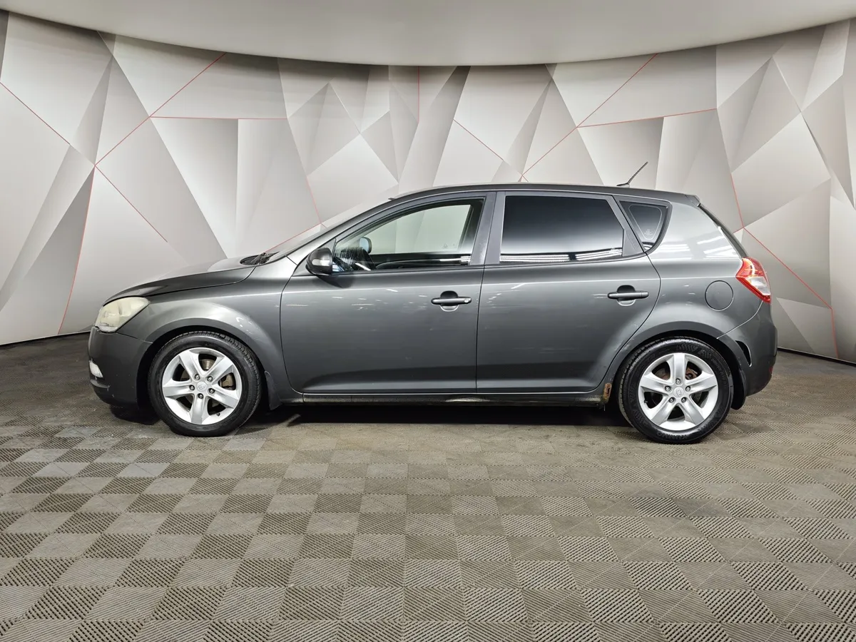 Kia Ceed 1.6 MT (129 л.с.) Comfort Серебристый в АВИЛОН. Слайд №5