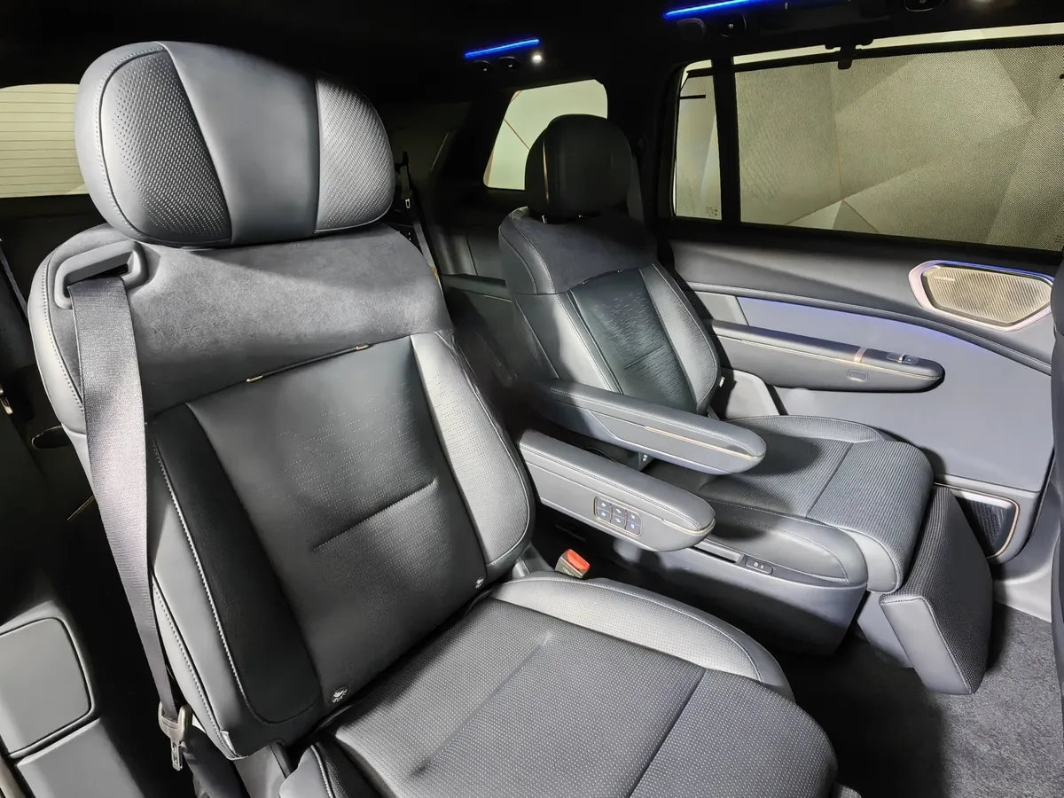 Lynk & Co 900 2.0 AT 4WD (884 л.с.) Discovery Черный в АВИЛОН. Слайд №15