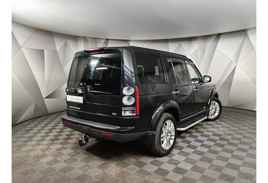 Land Rover Discovery 3.0 SDV6 AT 4WD (249 л.с.) SE Черный в АВИЛОН. Слайд №2