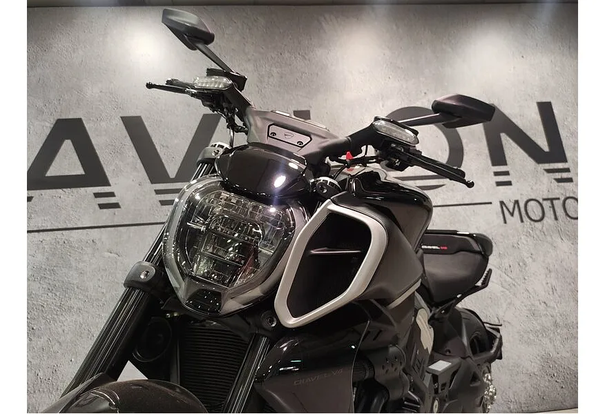 Ducati Diavel V4 1158 см³ (168 л.с.) (168) 1158 Черный в АВИЛОН. Слайд №7