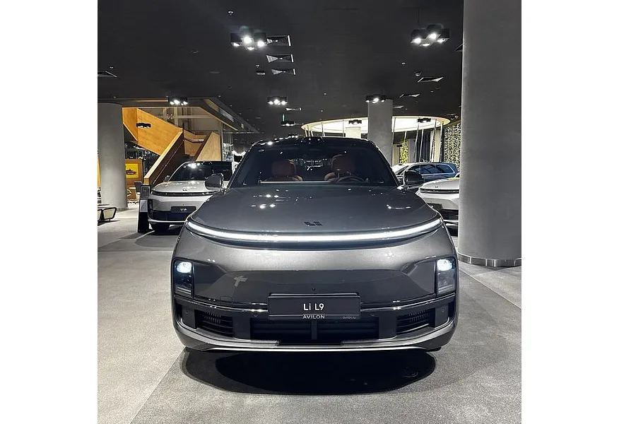 Li Auto L9 1.5 AT 4WD (449 л.с.) Max Серый в АВИЛОН. Слайд №3