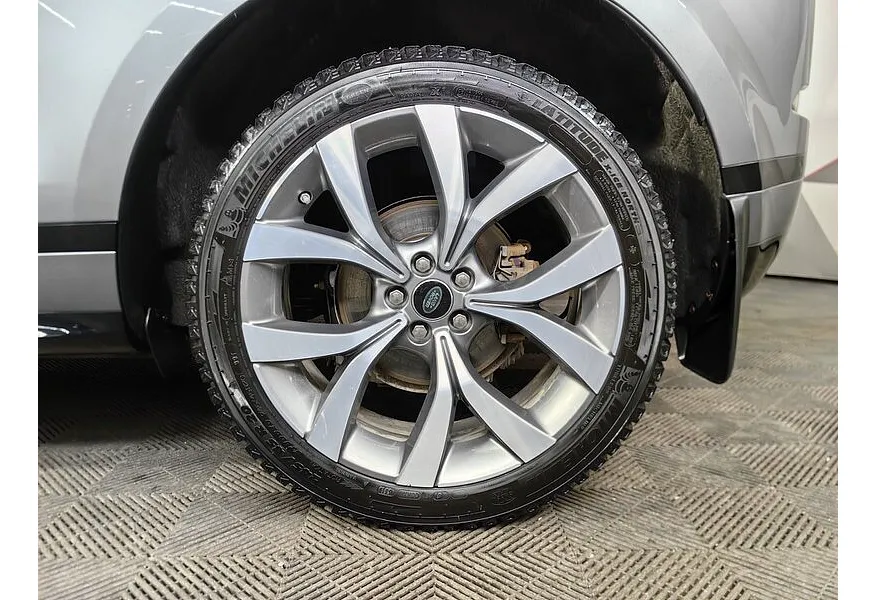 Land Rover Range Rover Evoque D150 AT AWD (150 л.с.) R-DYNAMIC SE Серый в АВИЛОН. Слайд №9