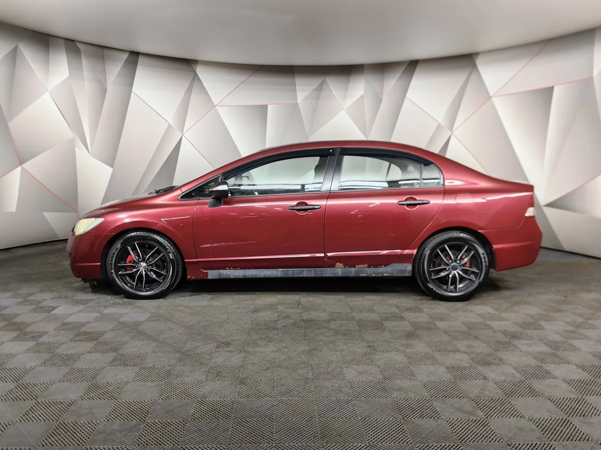 Honda Civic 1.8 AT (140 л.с.) Красный в АВИЛОН. Слайд №5