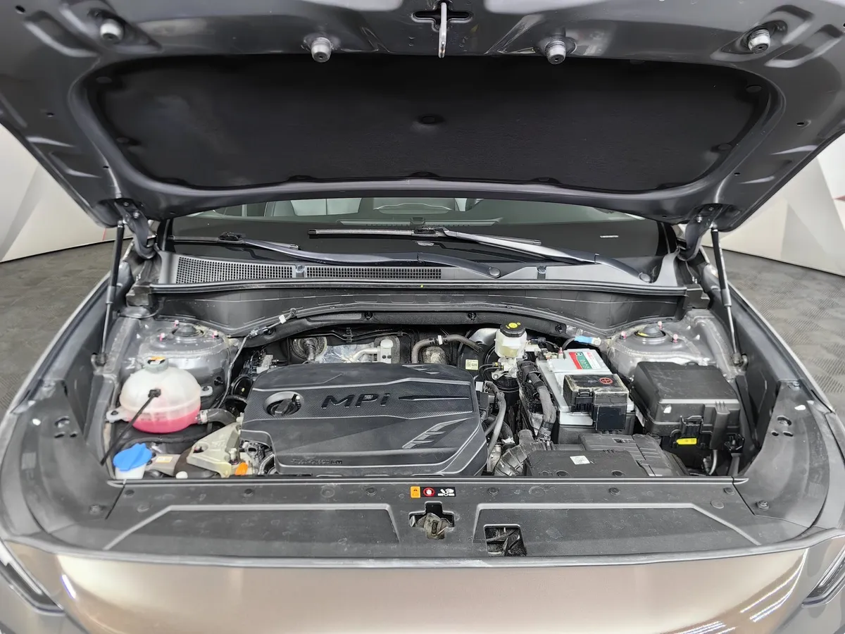 Hyundai Santa Fe 2.5 AWD 6AT (180 л.с.) Prestige Коричневый в АВИЛОН. Слайд №11
