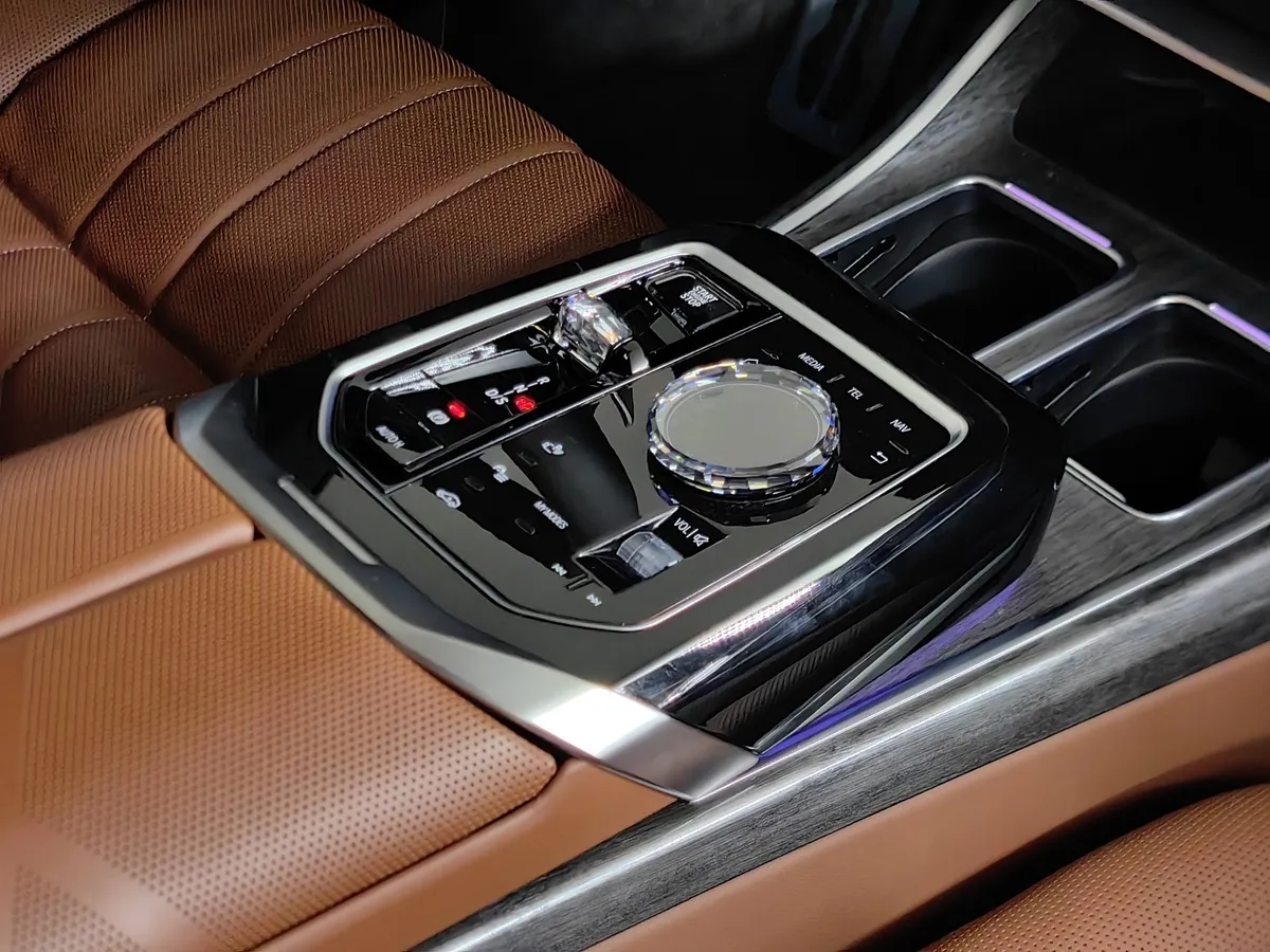 BMW 7 серия 735i Steptronic (286 л.с.) Серый в АВИЛОН. Слайд №19