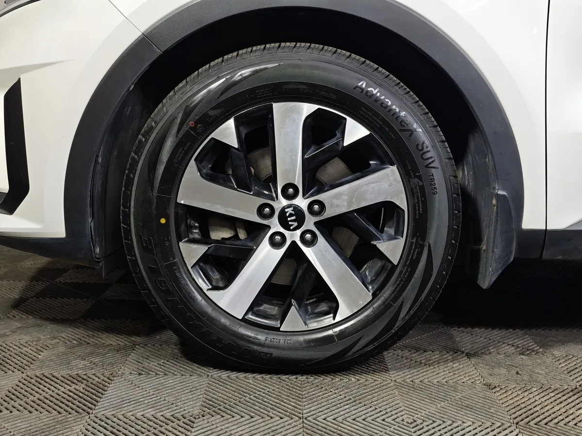 Kia Sorento 2.5 MPI 4WD AT (180 л.с.) Comfort Белый в АВИЛОН. Слайд №9