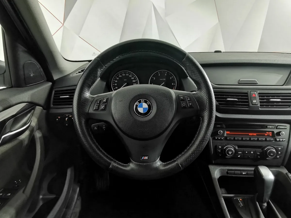 BMW X1 sDrive18i AT (150 л.с.) Белый в АВИЛОН. Слайд №14