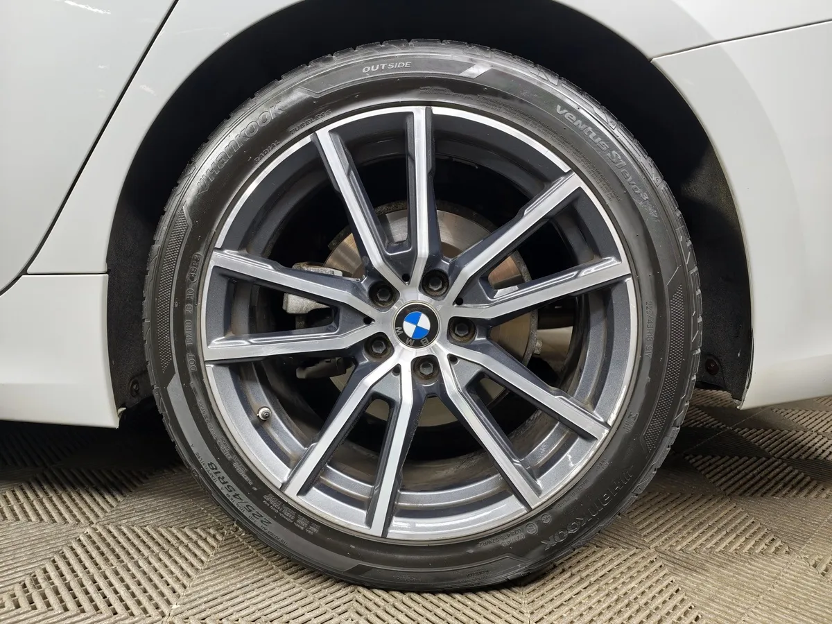 BMW 3 серия 318d Steptronic (150 л.с.) Sport Line Белый в АВИЛОН. Слайд №7