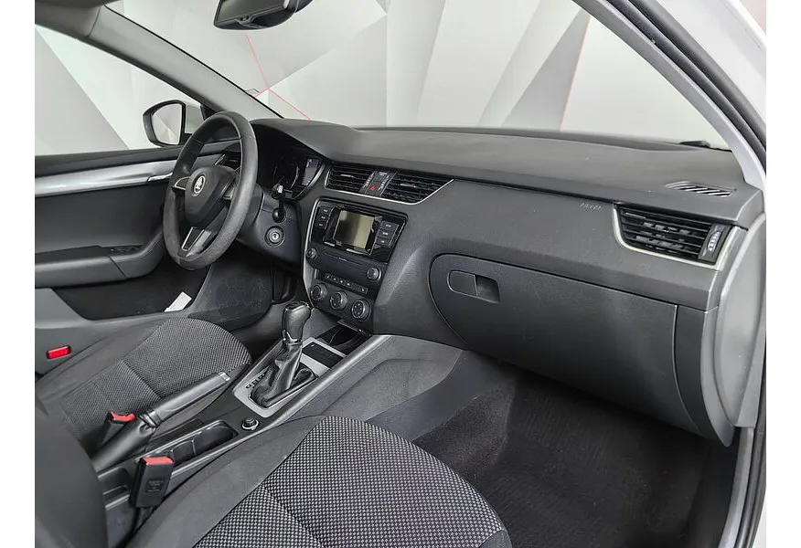 Skoda Octavia 1.4 TSI DSG (150 л.с.) Ambition Белый в АВИЛОН. Слайд №13