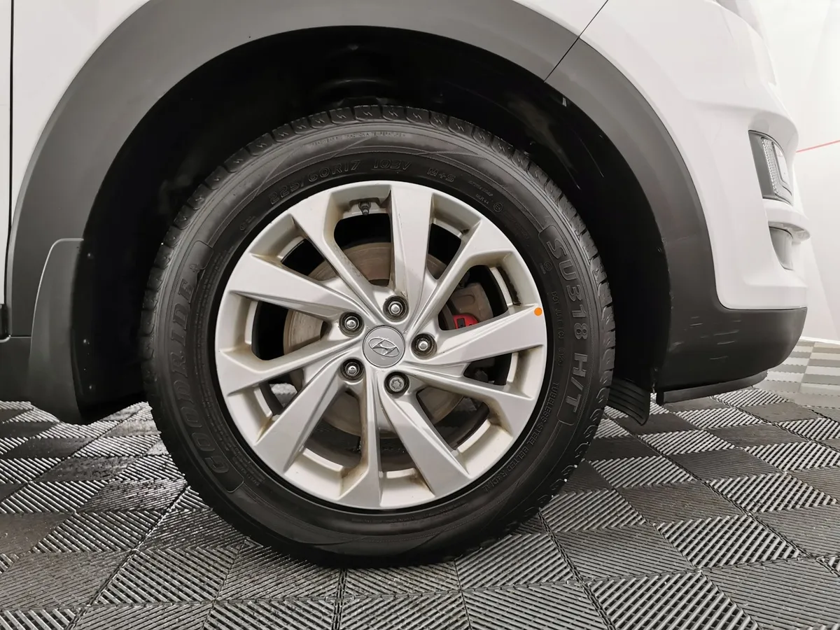 Hyundai Tucson 2.0 (150 л.с.) MPI-6AT-2WD Family Белый в АВИЛОН. Слайд №9