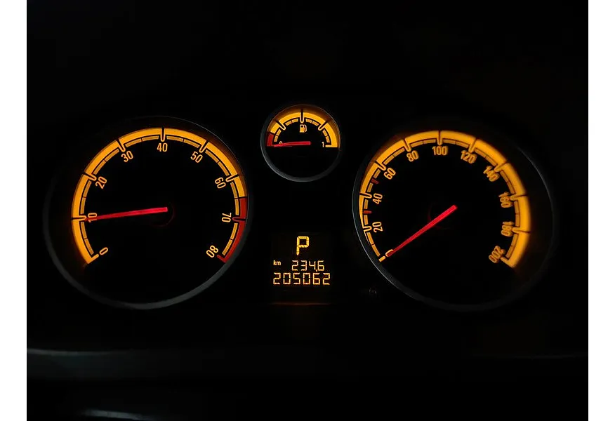 Opel Corsa 1.4 AT (90 л.с.) Желтый в АВИЛОН. Слайд №15