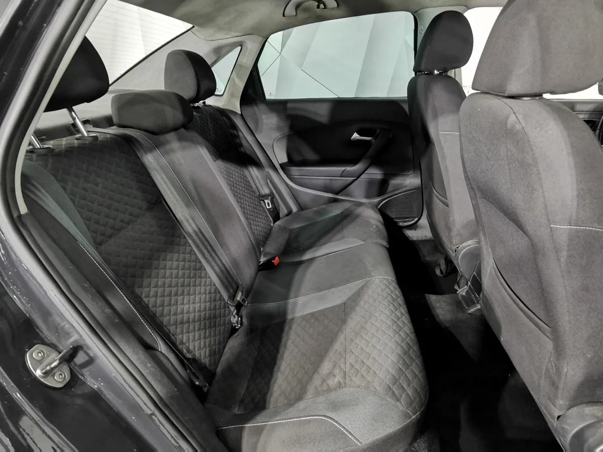 Volkswagen Polo 1.6 MPI AT (110 л.с.) Trendline Серый в АВИЛОН. Слайд №15