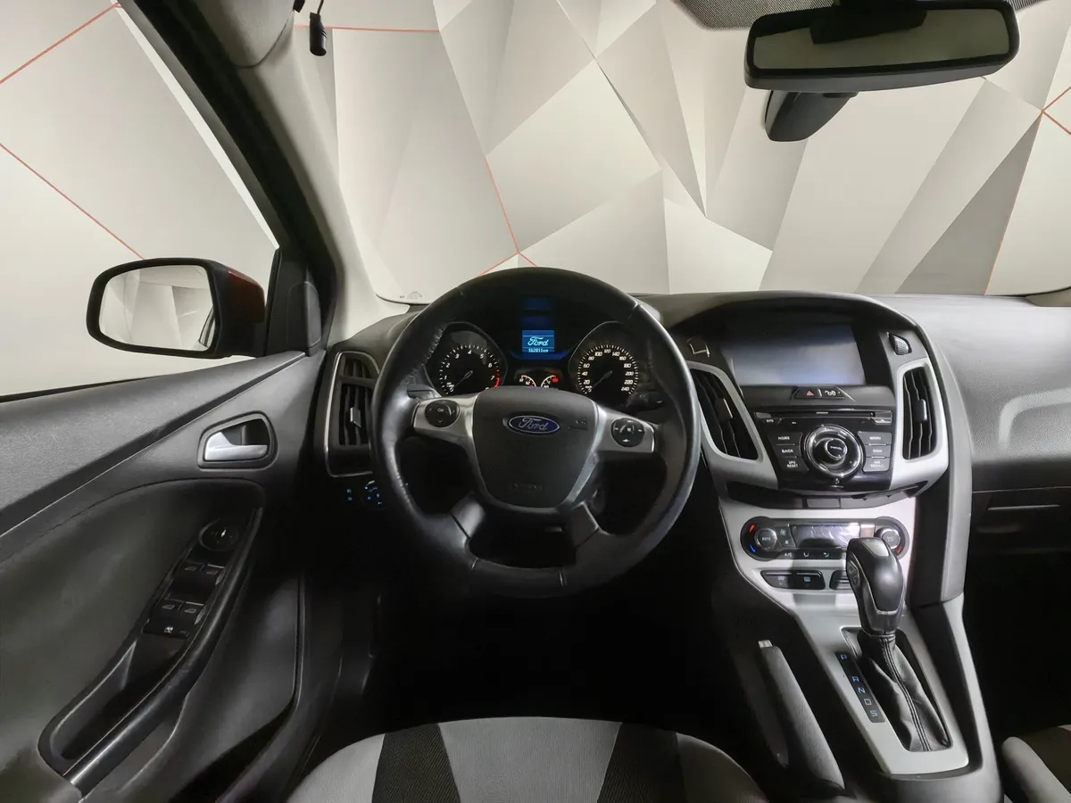 Ford Focus 1.6 PowerShift (125 л.с.) Titanium Красный в АВИЛОН. Слайд №20
