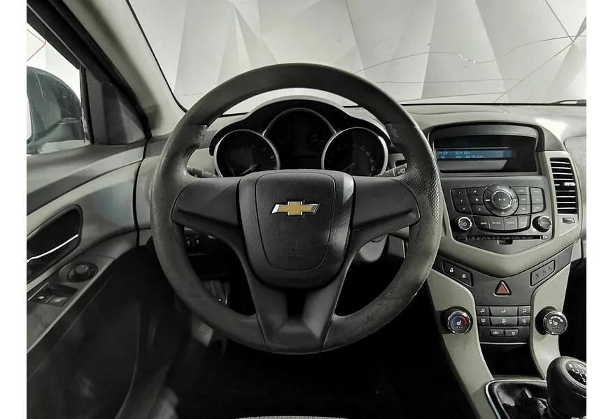 Chevrolet Cruze 1.6 MT (109 л.с.) Черный в АВИЛОН. Слайд №19