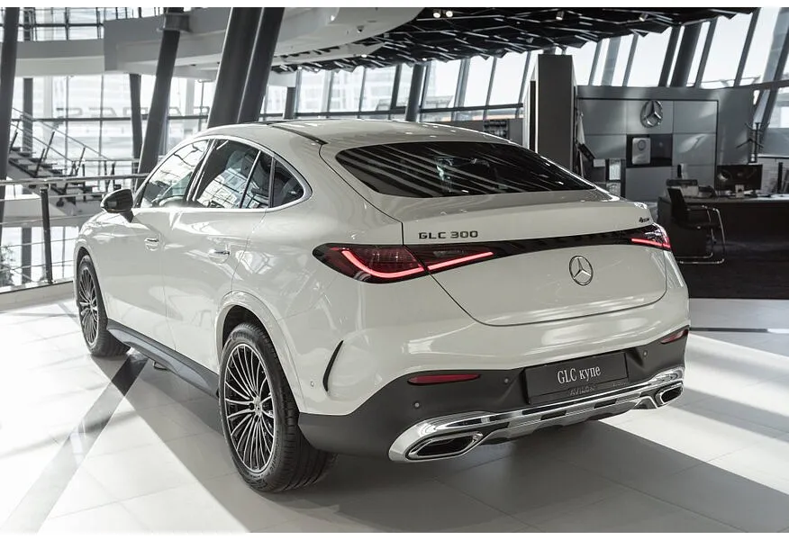 Mercedes-Benz GLC Купе 300 9G-TRONIC 4MATIC (272 л.с.) Белый в АВИЛОН. Слайд №7