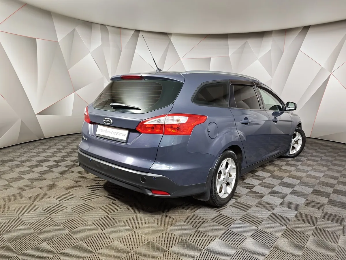 Ford Focus 1.6 Ti-VCT PowerShift (105 л.с.) Trend Серый в АВИЛОН. Слайд №2