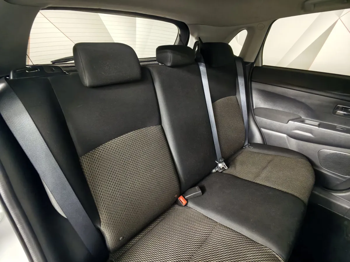 Mitsubishi ASX 2.0 CVT 4WD (150 л.с.) Серебристый в АВИЛОН. Слайд №16
