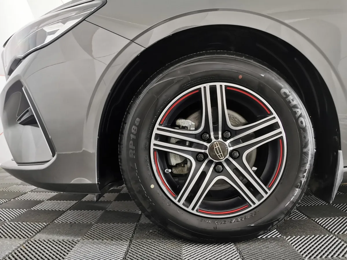 Geely Emgrand 1.5 AT 2WD (122 л.с.) Comfort Серый в АВИЛОН. Слайд №9