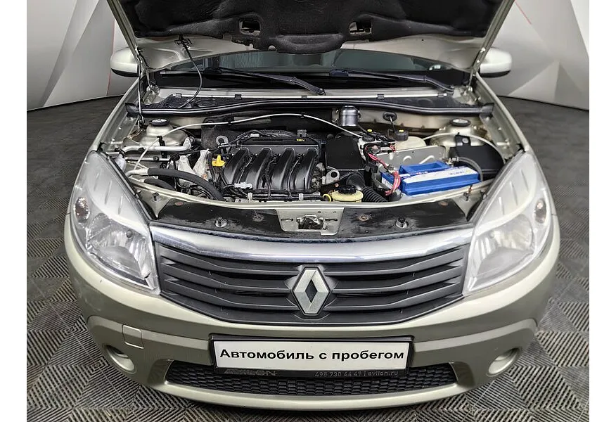 Renault Sandero 1.6 MT (102 л.с.) Бежевый в АВИЛОН. Слайд №10