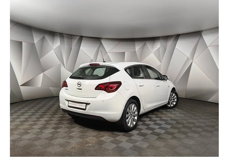 Opel Astra 1.6 AT (115 л.с.) Белый в АВИЛОН. Слайд №2