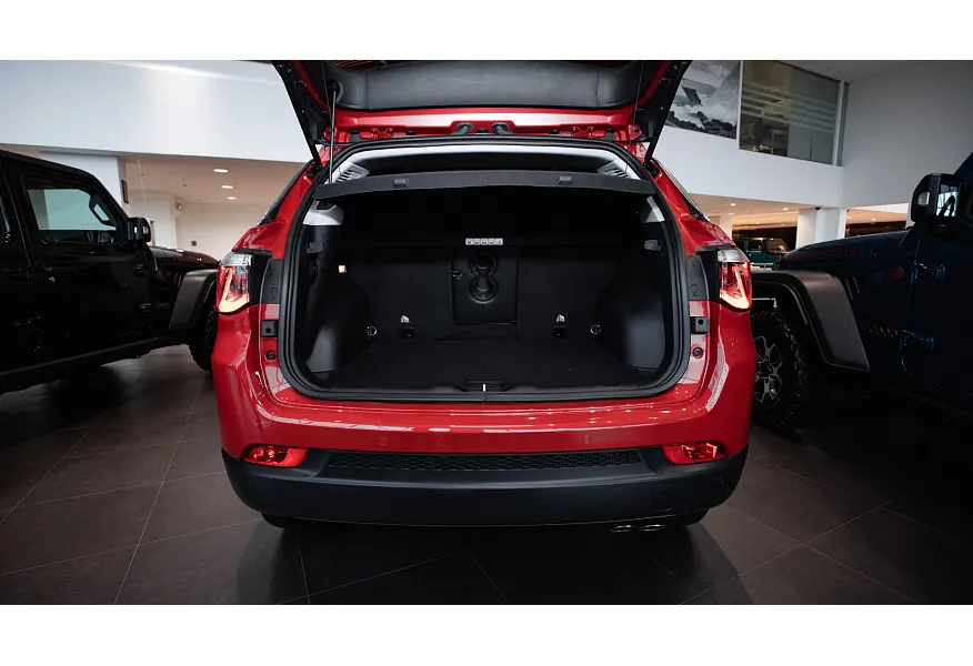 АВИЛОН - Jeep Compass 2.4 4x4 AT (150 л.с.) Limited Черный - slide 6