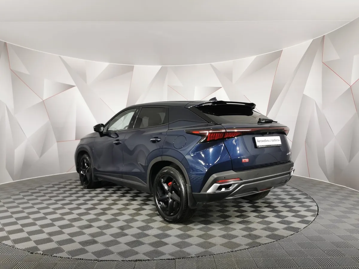 Omoda C5 1.5T CVT (147 л.с.) Ultimate (двухцветный, красные элементы экстерьера) Синий в АВИЛОН. Слайд №4