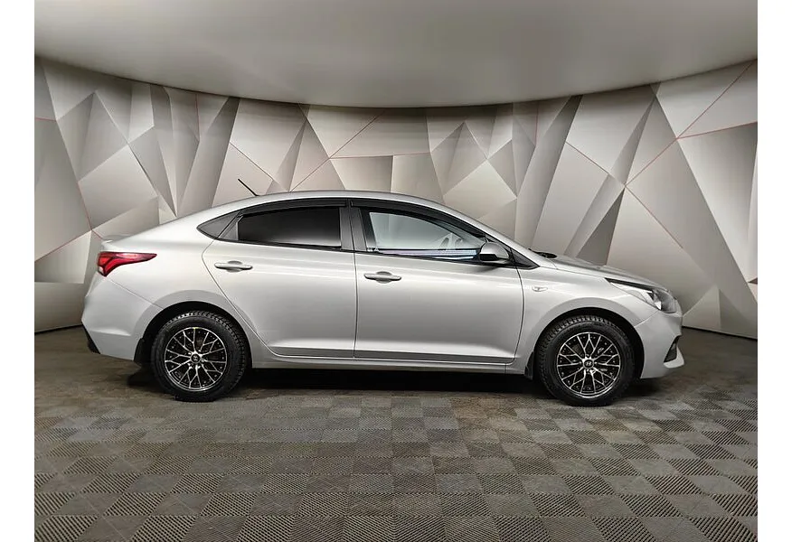 Hyundai Solaris 1.6 AT (123 л.с.) Comfort Серебристый в АВИЛОН. Слайд №6