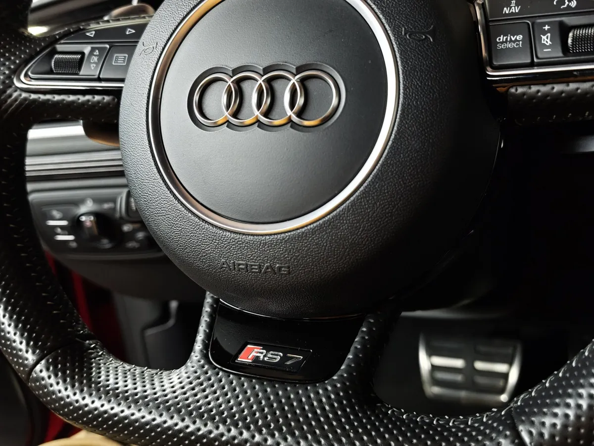 Audi RS 7 4.0 TFSI Tiptronic quattro (600 л.с.) Красный в АВИЛОН. Слайд №26