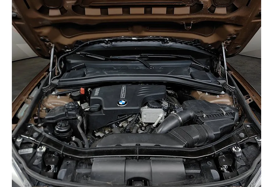 BMW X1 xDrive20i AT (184 л.с.) Базовая. Локальная сборка Коричневый в АВИЛОН. Слайд №13