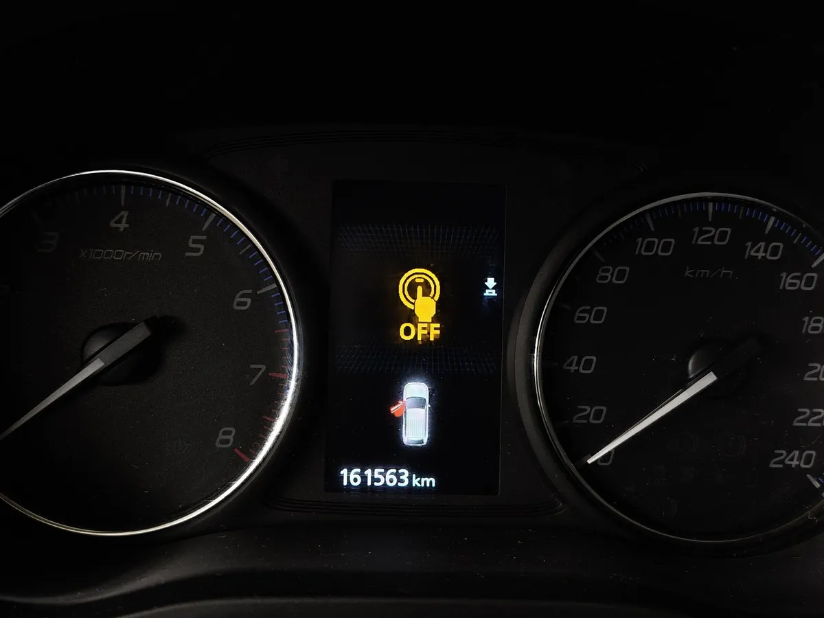 Mitsubishi Outlander 2.0 CVT 4WD (146 л.с.) Instyle E29 Белый в АВИЛОН. Слайд №18