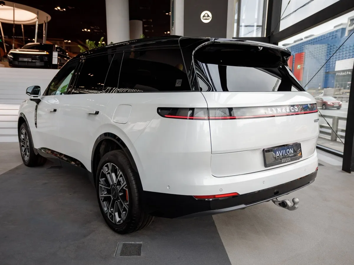 Lynk & Co 900 2.0 AT 4WD (884 л.с.) Ultra Белый в АВИЛОН. Слайд №5