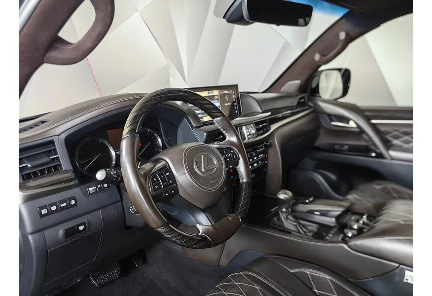 Lexus LX 570 AT (367 л.с.) Серый в АВИЛОН. Слайд №18